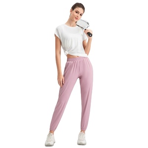 Pantalones deportivos de invierno para mujer con logotipo personalizado de fabricante OEM, Pantalones altos transpirables de algodón y poliéster con cintura elástica - Product Image 3