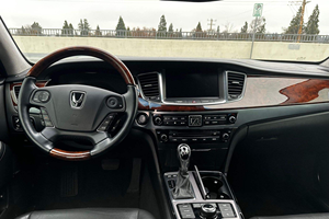 Hyundai Equus Ultimate 2016 Usado en Buen Estado, ~35,600 Millas, Motor V8 de 429 hp, Equipamiento de Alta Gama, Propiedad de Arizona - Product Image 2
