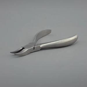 Coupe-ongles professionnel en acier inoxydable, à pointe incurvée/droite, pointe acérée, ouverture large, portable, pour usage adulte, style simple - Product Image 4