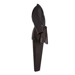 Uniforme de karaté de qualité supérieure pour la compétition et l'entraînement, prix d'usine, vente en gros, disponible dans toutes les couleurs, unisexe. - Product Image 2