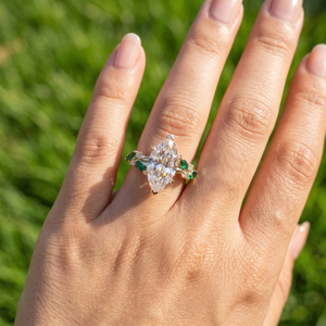 Anillo de compromiso de plata de ley 925 con moissanita de corte marquesa, engaste de púas, diseño de flor chapado en oro de moda, engaste de canal para - Product Image 6