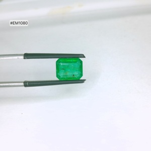 Approvisionnement en gros 2026 : Pierre précieuse émeraude de forme octogonale de Zambie, 9,80x7,90x4,00mm, 2,46ct, pour collections de bijoux de créateurs sur mesure - Product Image 1