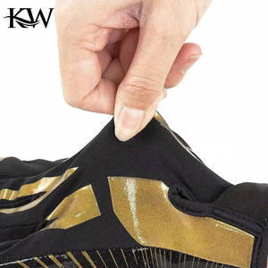 Gants de football américain personnalisés pour receivers avec grip en latex, protection UV imperméable et sangle de poignet réglable - Product Image 3