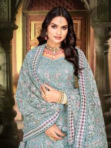 Ensemble de mariage indien luxueux pour adultes Robe de mariée en filet avec pierres de Zarkan et diamants lourds Dupatta Big Flair Design - Product Image 3