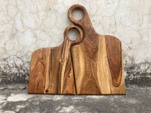 Ensemble de planches à découper en bois d'acacia de qualité supérieure avec poignée au prix d'usine, planches à charcuterie en bois multifonctionnelles - Product Image 1