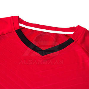 Uniformes de fútbol deportivos con MOQ bajo, precio al por mayor, uniformes de fútbol personalizados por sublimación para venta en línea - Product Image 2