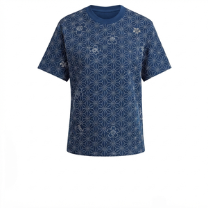 T-shirt de sport respirant à col en V et manches courtes pour femme, avec logo personnalisé imprimé sur toile, coupe ajustée et courte - Product Image 1