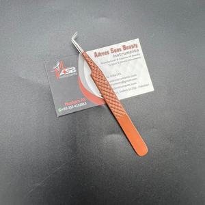 Pince à cils en acier inoxydable japonaise en gros outils d'extension de cils pointus à prise diamant à 90 degrés avec marque privée - Product Image 1