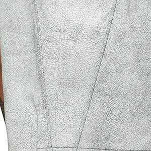 Chemises en cuir élégantes pour hommes, douces et confortables, parfaites pour le quotidien, les sorties en soirée et les looks décontractés. - Product Image 5