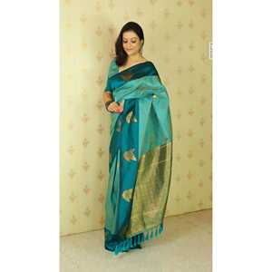 Sari de Seda Suave Azul de Elite Weaves, Diseño Floral con Bordado Zari, 650g - Product Image 6