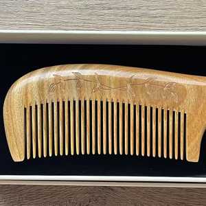 Peine de madera hecho a mano de primera calidad, suave para el cabello y el cuero cabelludo, herramienta duradera para el cabello, artesanía natural, peine artesanal para el cabello, artesanía natural - Product Image 1
