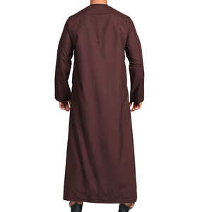 Offre Spéciale : Thobes Islamiques pour Hommes Arabes – Fabrication Professionnelle sur Mesure en Tissu Doux – Jubba Thobes pour Hommes en Vente - Product Image 2