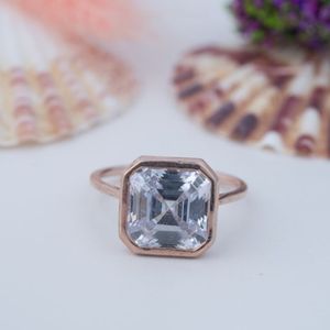 Bague plaquée or 14 carats certifiée, style européen classique, avec serti en clos de type pont de cathédrale, en Moissanite Asscher S925 D VVS 9*9mm 3.5ct - Product Image 1