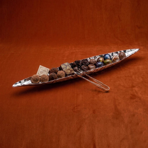 Modern Style Diamond Plate Chrome Finish Chocolate Tray Stainless Steel Long Tray Boat Shape Perfect For Luxury <b>Serving</b> - Product Image 6