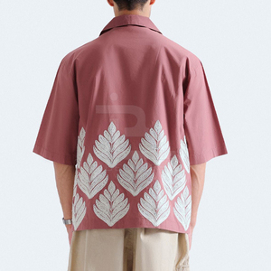 เสื้อเชิ้ตแขนสั้นลำลองผู้ชายสำหรับฤดูร้อน คอปกติดกระดุม ปักลายดอกไม้ ผ้าฝ้าย 100% ขายส่งตามสั่ง ขายดี - Product Image 3