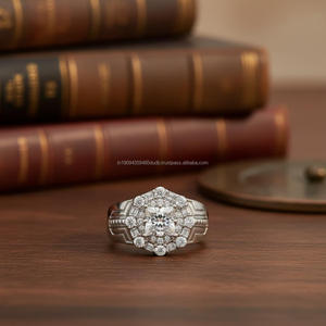 Anillo de Plata 925 de Primera Calidad con Diamante Cultivado en Laboratorio para Hombre, Diseño Cuadrado Audaz en el Centro, para Compradores de Joyería al Por Mayor - Product Image 1