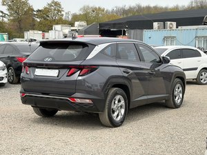 รถ SUV Tucson ปี 2022 สีเทาสะอาด รถมือสอง ทนทาน เครื่องยนต์ดีเซล รถอเนกประสงค์ ระบบกุญแจอัจฉริยะ LDWS เบาะนั่งแบบมีระบบทำความร้อนและระบายอากาศ 5 ที่นั่ง พวงมาลัยซ้าย - Product Image 2
