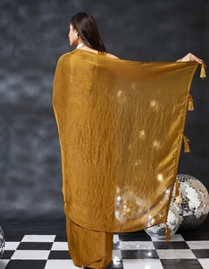 Sari de Fiesta Liso KV Gold Silk Blend con Diseño Reversible de Secado Rápido y Sin Arrugas, y Blusa Sin Coser para Otoño - Product Image 6