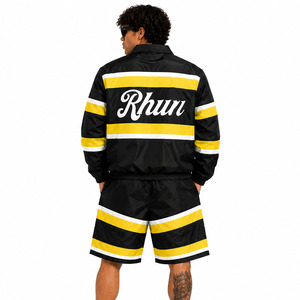 Ensemble de survêtement tendance jaune et noir personnalisé en nylon, coupe-vent léger, imperméable, avec broderie et logo, comprenant une veste à capuche et un short - Product Image 3