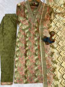 Conjunto de Kurta de Seda Zarna Cosido a Mano para Fiestas con Forro de Algodón - Product Image 3