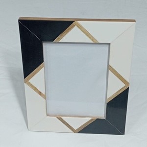 Handmade Resin Photo <b>Frame</b> Black White Geometric <b>Design</b> <b>Wall</b> Mount Horizontal Decor - Product Image 4