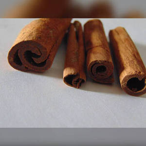 Écorce de cannelle indienne de qualité supérieure pour les marchés de gros, offrant une saveur naturelle distinctive pour la cuisine - Product Image 2