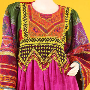 Vestido Afgano Kutchi en Oferta, Vestido Étnico Afgano Hecho a Mano con Espejos, Vestido Tradicional de la Cultura Afgana para Mujer - Product Image 4