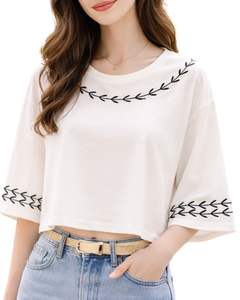 Camiseta Corta Blanca Personalizada para Mujer, Bordado Minimalista de Hojas, Manga Corta, Informal, Mezcla de Algodón Suave, Top de Verano para Mujer, Venta al Por Mayor - Product Image 1
