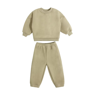 Ensemble d'hiver confortable en molleton pour enfants : sweat à capuche et pantalon de jogging en coton doux pour l'hiver - Product Image 3