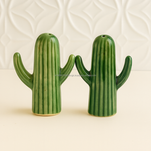 Juego de Salero y Pimentero de Cerámica con Diseño de Cactus |   Vajilla con Acabado Retro Glaseado |   Accesorio Decorativo Ecológico para Cocina y Comedor - Product Image 1