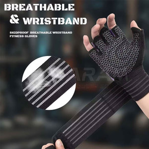 Gants de sport légers en cuir à demi-doigts avec maintien sécurisé et design respirant pour l'entraînement physique unisexe, fabriqués au Pakistan - Product Image 5