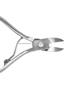 Outil de manucure professionnel en acier inoxydable, coupe-cuticules couleur argent, modèle RE-101-15 de REEAX ENTERPRISES - Product Image 2