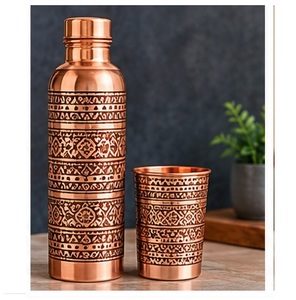 Botella de Agua de Cobre Hecha a Mano con Tapa y Taza Floral Grabada, Juego de Bebidas Portátil - Product Image 5