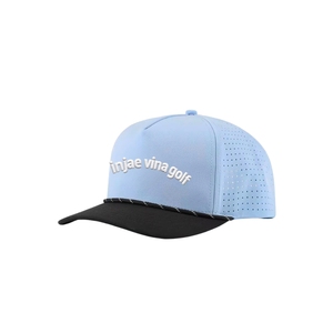 Gorra de Golf Ligera Personalizada de Dos Tonos con Orificios Cortados con Láser, Estructurada de 5 Paneles, Cierre a Presión, Logotipo Bordado en 3D, 100% Poliéster - Product Image 2