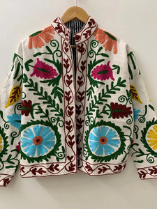 Chaqueta Bomber de Terciopelo de Algodón con Bordado Floral Suzani, Reversible, Estilo Boho Vintage, Talla Única, Forro Étnico de Lino, Precio de Fábrica - Product Image 5