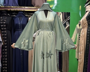 Abaya Musulmana Tradicional de Manga Larga con Cuentas y Lentejuelas, Estilo Dubai, Hecha a Mano, para Bodas, Transpirable, con Cuello en V, Venta al Por Mayor - Product Image 1