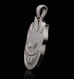 Colgante Personalizado con Logotipo de Llama Spitfire, Incrustado en Oro Blanco 925, con Diamantes Micro Pavé, Estilo Hip Hop - Product Image 2