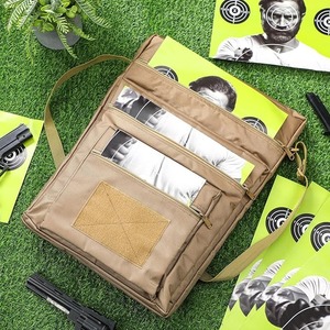 Sac de transport pour cibles de tir avec 3 poches zippées et pochette avant imperméable pour accessoires - Product Image 6