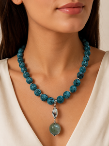 Collier en perles de pierre de lave bleue turquoise fait main avec pendentif vert, bijoux de luxe tendance pour femme, idéal pour cadeau/fête - Product Image 3
