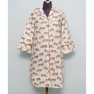 เสื้อเชิ้ตยาวสไตล์กิโมโนสำหรับผู้หญิง ผ้าฝ้ายแท้ 100% ลายสัตว์ เปิดด้านหน้า คอวี แขน 3/4 ทรงเข้ารูป ติดกระดุม - Product Image 4