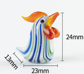 Figurines de poulets en verre soufflé multicolores pour les boutiques de cadeaux et la décoration de magasins de style de vie - Product Image 2