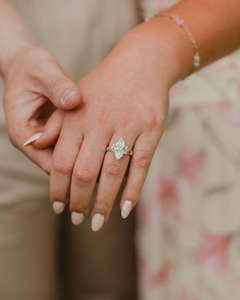 Anillo de Compromiso de Lujo con Diamante Cultivado en Laboratorio, Corte Marquesa, Oro Amarillo de 10K/14K/18K, Anillo de Boda con Diamante Marquesa para Mujer - Product Image 4