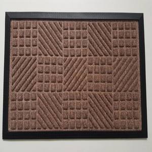 Alfombra de Entrada de Polipropileno con Reverso de Goma Lavable, Antideslizante, para Interiores y Exteriores, de Bajo Precio y Alta Calidad - Product Image 1