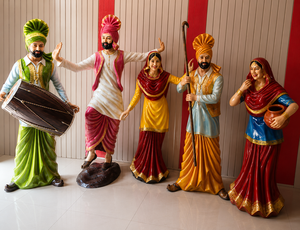 Estatuas de Bailarinas Punjabi Tradicionales con Temática de Pueblo Kiklee para Decoración, Adquisición de Accesorios de Escenario Punjabi - Product Image 5