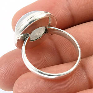 Anillo Hecho a Mano en Plata de Ley 925 con Piedra Preciosa de Piedra Lunar Arcoíris de Corte Redondo Brillante, Estilo Bohemio - Product Image 4