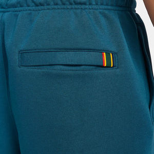Shorts clásicos de felpa francesa confeccionados con tela suave, silueta relajada y costuras duraderas para una comodidad que perdura. - Product Image 6