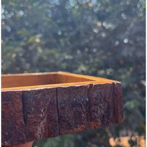 Plateau en bois massif à bords naturels, fait main, avec écorce naturelle, pour centre de table et décoration intérieure - Product Image 4