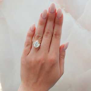 Luxury 18K Real <b>Gold</b> 3 Carat Pear Diamond <b>Ring</b> Wholesale Three Stone Proposal <b>Ring</b> CVD HPHT Lab Grown Diamond <b>Ring</b> Manufacturer - Product Image 2