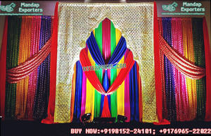 Heena fonction scène rideaux colorés configuration arabe mariage Sangeet rideaux de nuit Punjabi mariage Mehndi événement décor rideaux - Product Image 4