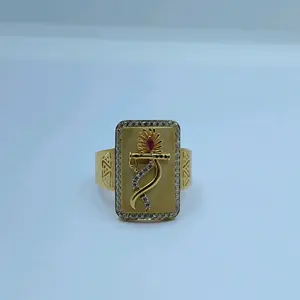 Bague religieuse exquise en or 22 carats pour homme, avec motif de flûte de Krishna en relief et accents de rubis et de zircon - Product Image 1